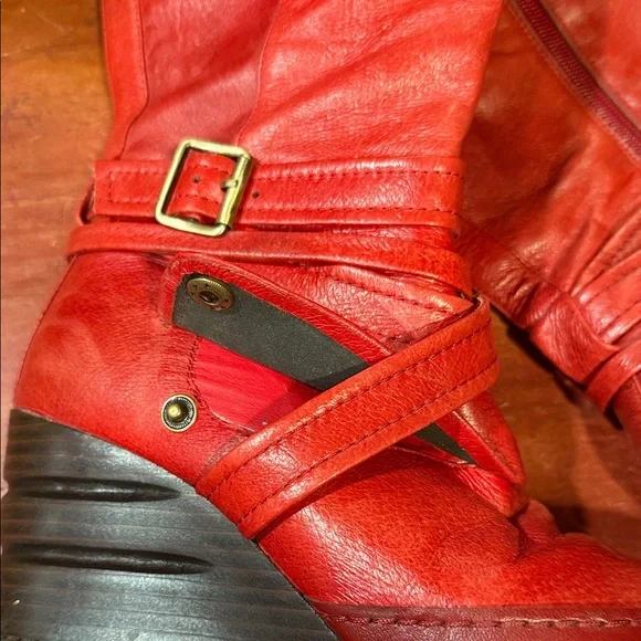 Miz Mooz Red Leather Knee-High Wedge Boots. Size 6.5 - Picture 6 of 13